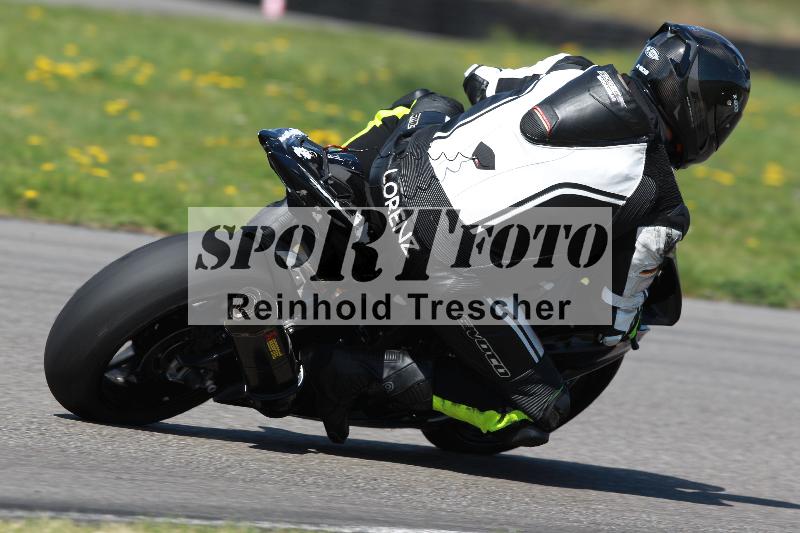 /Archiv-2022/07 16.04.2022 Speer Racing ADR/Gruppe gelb/backside